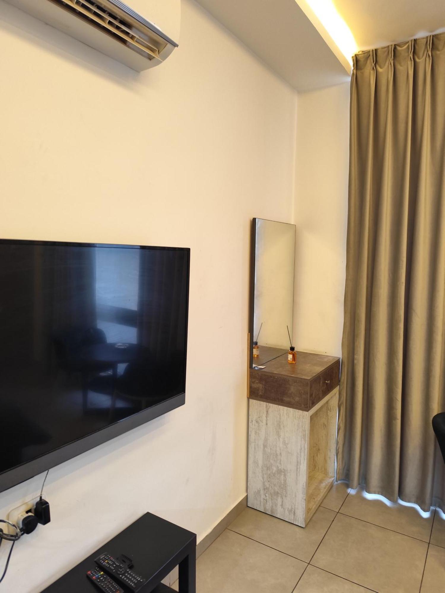 Gentle Breeze Studio 2 Amman Bagian luar foto